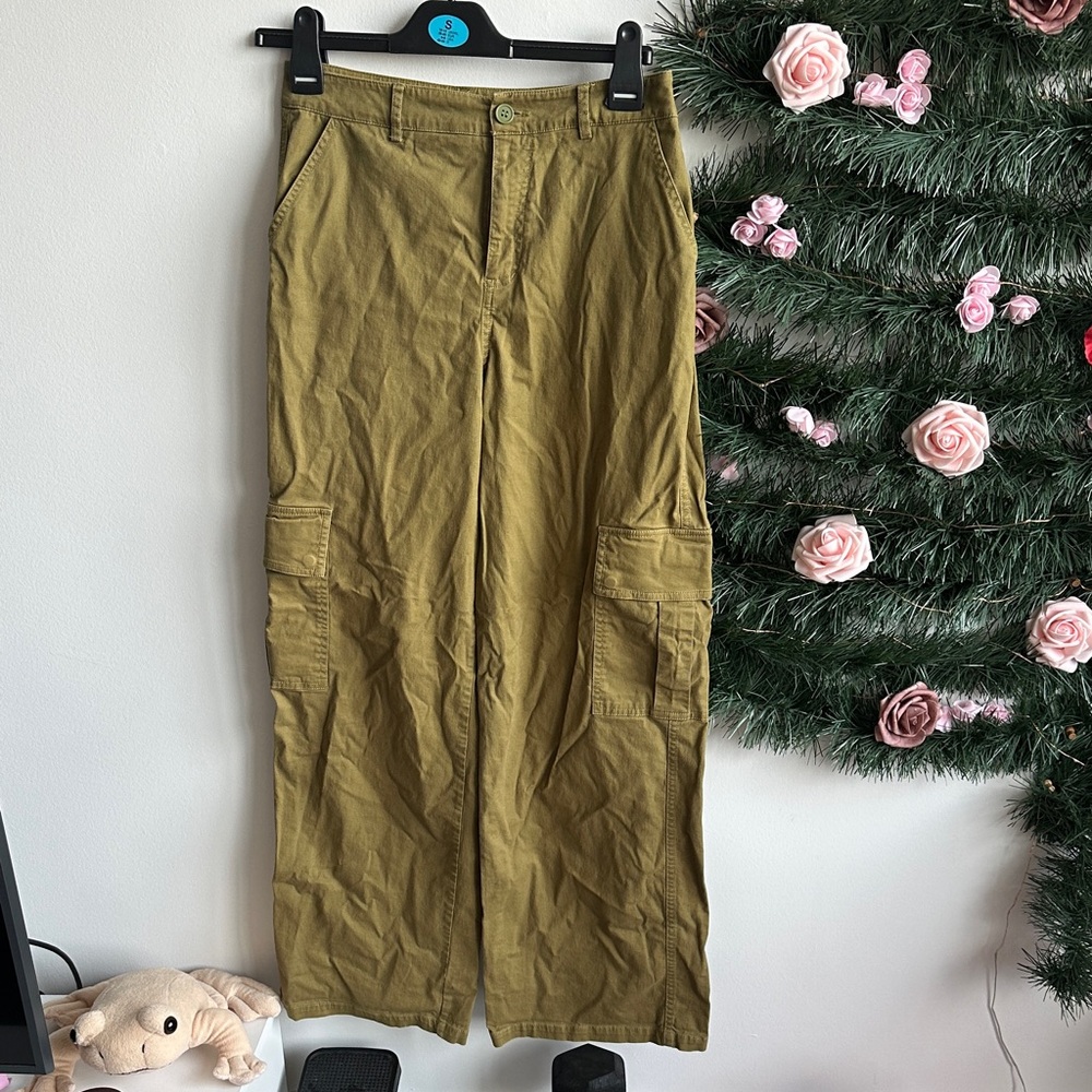 Forever 21 Khaki Cargo Pants